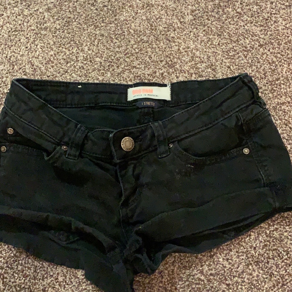 Black shorts, super cute